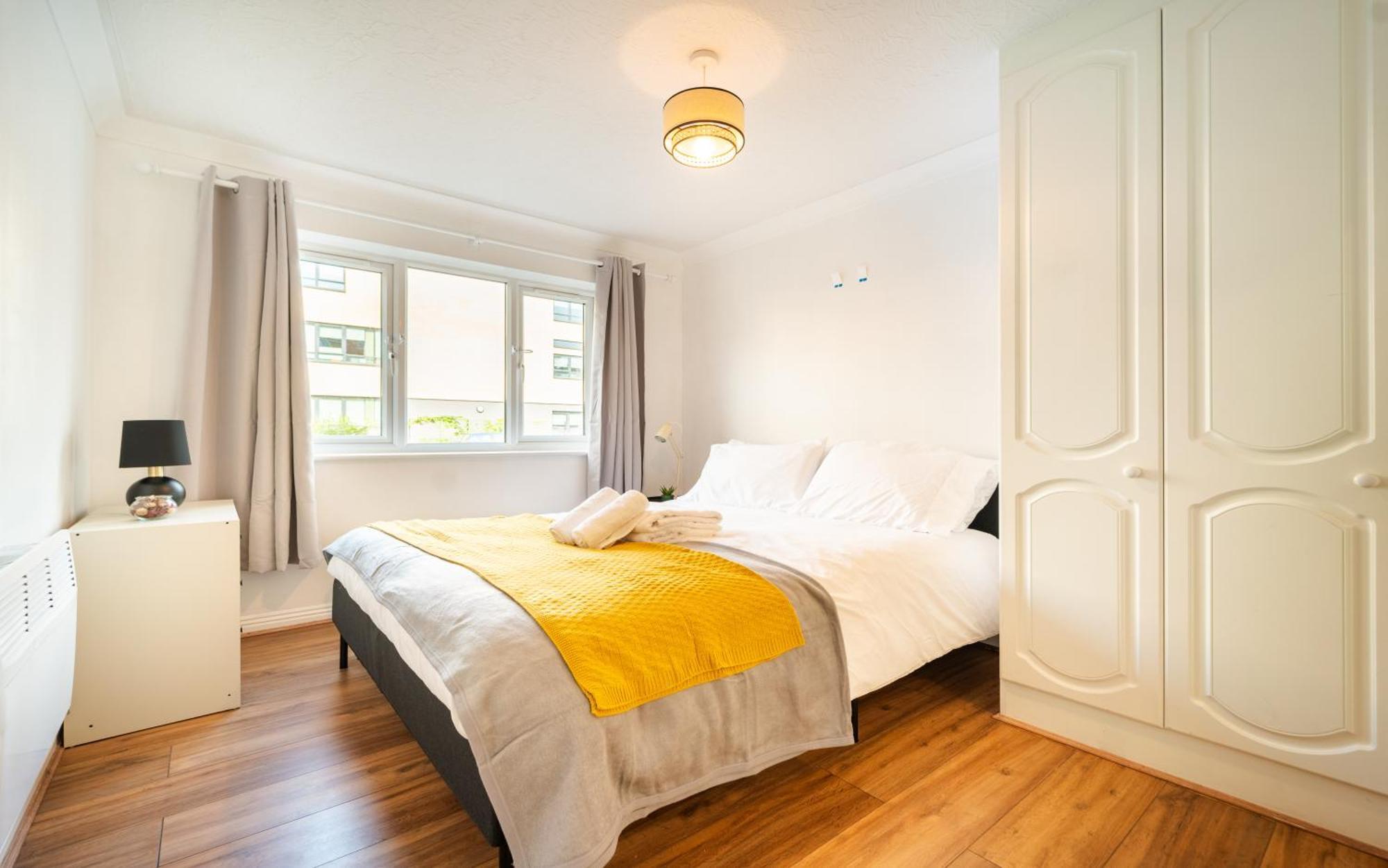 Bright And Spacious Flat With Free Parking London Exterior photo
